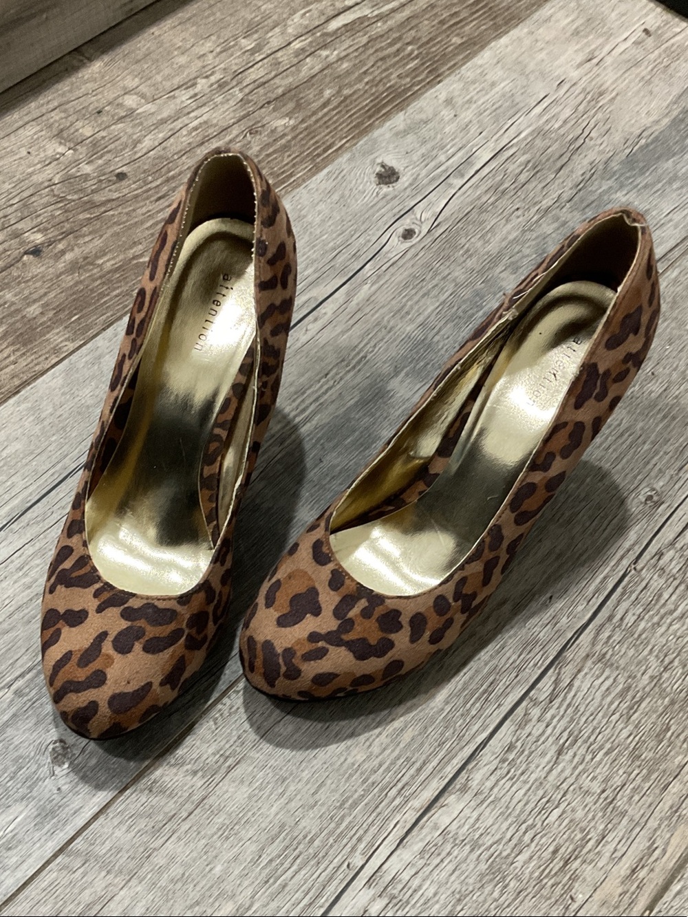 Leopard Print Round-Toe Pumps - Brown